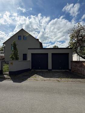 Außenansicht - 224 m² auf drei Etagen — kernsaniertes Einfamilienhaus in Worzeldorf - flexibel nutzbar
