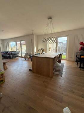 Wohn-/Essbereich - Einfamilienhaus mit 224,00 m&sup2; in Nürnberg zum Kaufen