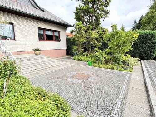 vor dem Haus - 3 Zimmer Einfamilienhaus zum Kaufen in Fredersdorf-Vogelsdorf