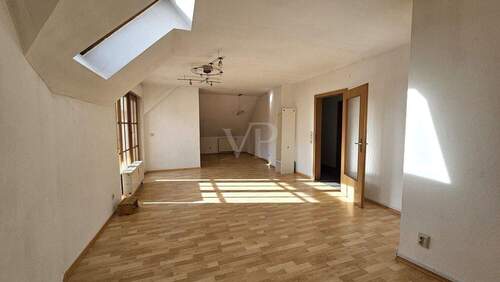 Wohnzimmer mit Blick auf Essecke - 