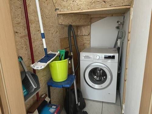 Abstellkammer m. Waschmaschine - 