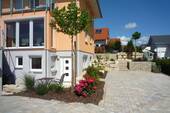 ... mit angrenzenden Stellplatz - 
