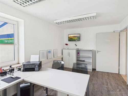 Büro 1 - 