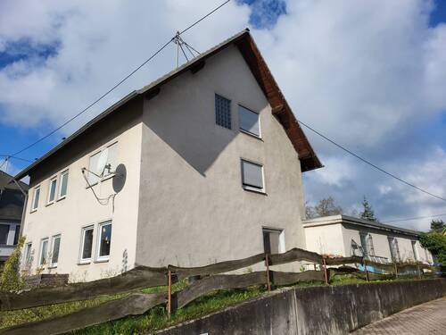 Seitliche Ansicht - 9 Zimmer Mehrfamilienhaus, Wohnhaus in Montabaur