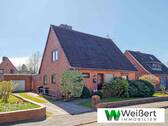 Titelbild - Charmantes Einfamilienhaus mit 640 m² großem Grundstück & 7 Zimmern in familienfreundlicher Lage von Münsterdorf