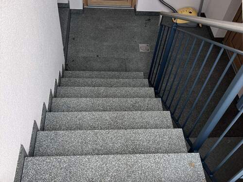 Treppe zur Wohnung - 