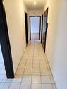 Flur - vom Flur aus in jedes Zimmer - 