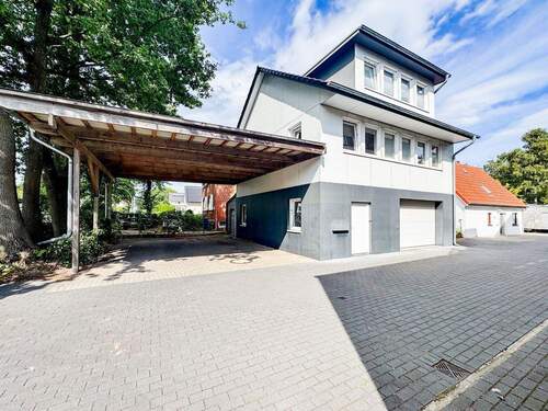 Vorderes Bürogebäude - Vielseitig nutzbare Mietfläche für Büro, Lager oder als Praxis mit ca. 173 m² Nutzfläche