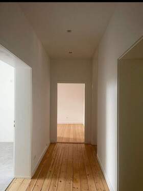 Flur - 4 Zimmer Etagenwohnung in Wiesbaden