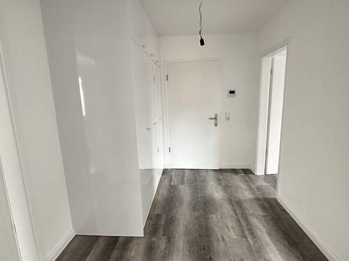 Flur - Etagenwohnung mit 74,20 m&sup2; in Uetersen zur Miete