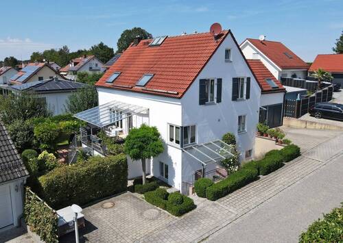 Seitenansicht - 8 Zimmer Einfamilienhaus zum Kaufen in Tiefenbach/Zweikirchen