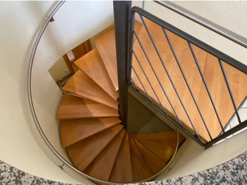 Treppe zum Untergeschoss - Büro in Offenbach