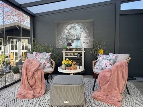 Gemütliche Sitzecke im Wintergarten - 