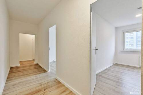 Der verbindende Flur - Etagenwohnung mit 70,00 m&sup2; in Berlin zum Kaufen