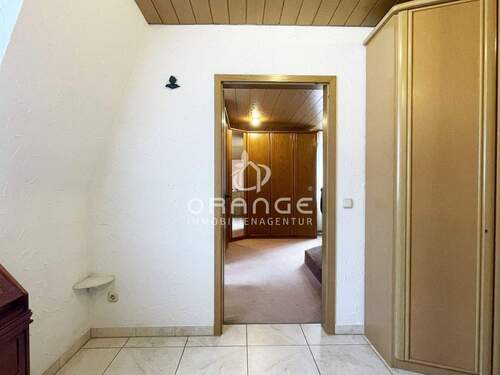 ...rechts ins Schlafzimmer - 