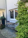 Sitzplatz neben der Haustür - 5 Zimmer Reihenmittelhaus in Bad Wurzach