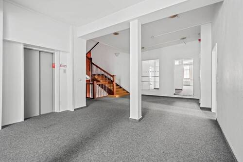 Aufzugs- und Treppenbereich 1. OG - 