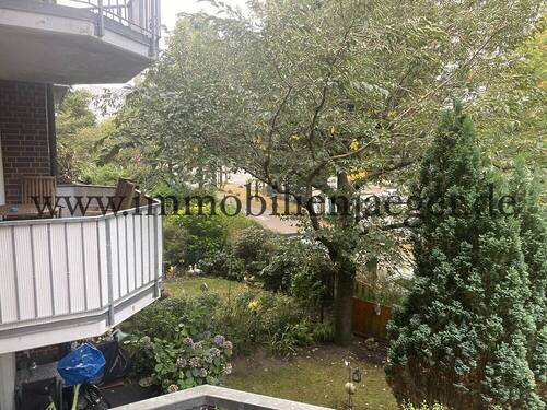 Balkon links - 2 Zimmer Etagenwohnung in Norderstedt