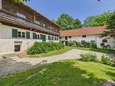Hof - 1 Zimmer Mehrfamilienhaus, Wohnhaus zum Kaufen in Kröning