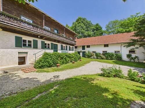 Hof - 1 Zimmer Mehrfamilienhaus, Wohnhaus zum Kaufen in Kröning