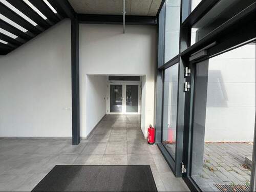 Verwaltungsgebäude Eingangsbereich - 