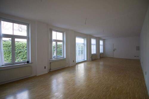 Loft EG - 2 Zimmer Mehrfamilienhaus, Wohnhaus in Düsseldorf