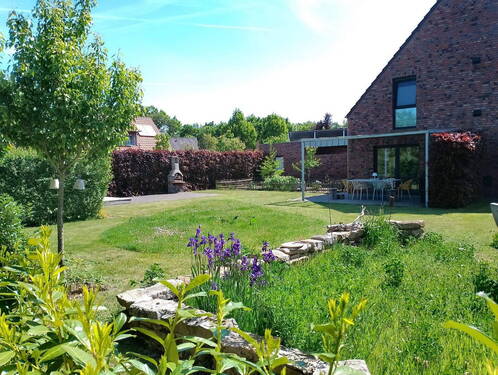 Blick auf die überdachte Ter. - Einfamilienhaus mit 181,00 m² in Niedersachsen - Osterwald zum Kaufen