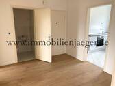 Kind links Bauzeit - 