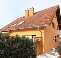 Ihr neues Zuhause: Großzügige DHH in Karlsbad-Langensteinbach mit Garage