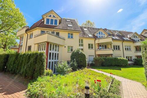 Hausrückansicht - 4 Zimmer Mehrfamilienhaus, Wohnhaus zum Kaufen in Berlin