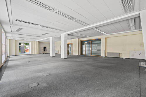 Schaufensterfläche in Richtung Kirchstraße - 