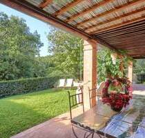 Sassetta - Hausanteil mit Garten und Gemeinschaftspool in Dorf-und Meeresnähe I Immobilie Toskana