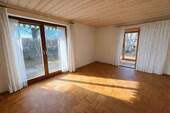EG - Wohnzimmer mit Balkon - 