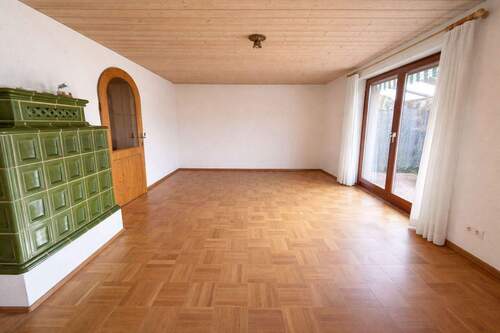 EG - Wohnzimmer mit Kamin - 