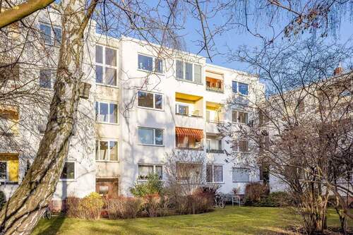 Gebäudeansicht - 3 Zimmer Etagenwohnung in Berlin