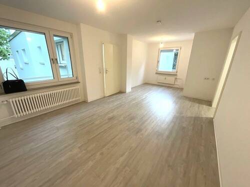 Wohnzimmer - 2 Zimmer Etagenwohnung zur Miete in Pegnitz