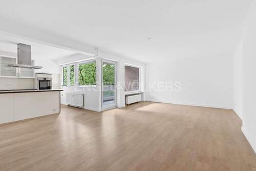 Bild 1 - Barrierefrei: Sanierte 2,5-Zimmer-Wohnung mit Blick ins Grüne