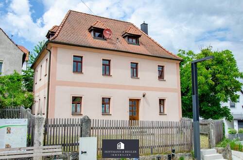 Titelbild - Besonderes Wohnhaus mit Charme - ehemaliges Gemeindehaus, vielseitig nutzbar