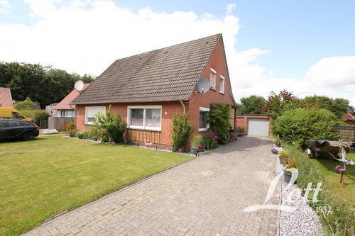 Hofzufahrt - 3 Zimmer Doppelhaushälfte zum Kaufen in Apen / Augustfehn