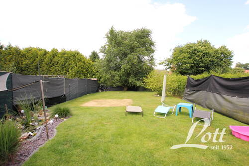 Garten hinter dem Nebengebäude - 