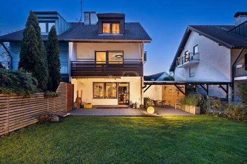 Gartenansicht - 7 Zimmer Doppelhaushälfte zum Kaufen in München