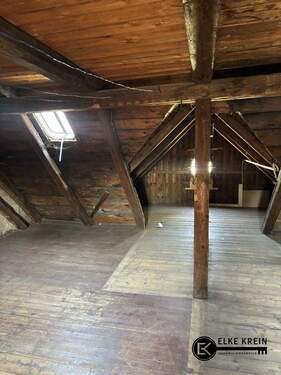 Dachboden ausbaufähig - 