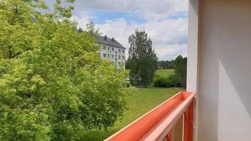 Herzlich Willkommen in Lichtentanne - Saniert und mit Balkon - 320,00 EUR Kaltmiete, ca.  49,00 m² Wohnfläche
