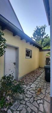 ZUGANG IN DIE GARAGE - 