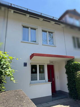 Hausfront - 5 Zimmer Reihenmittelhaus in München