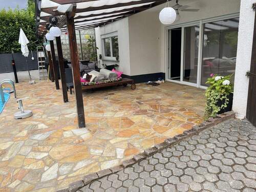 Hinterseite, Terrassendach - Einfamilienhaus mit 165,00 m² in Koblenz zur Miete