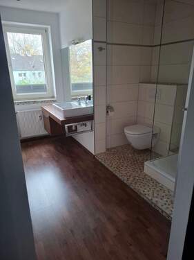 Badezimmer - 3 Zimmer Etagenwohnung zur Miete in Essen