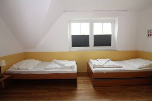 Schlafzimmer 2 OG - 