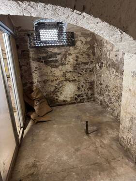 Keller - 1 Zimmer Mehrfamilienhaus, Wohnhaus zum Kaufen in Bernburg