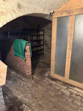 Keller - Mehrfamilienhaus, Wohnhaus mit 120,00 m&sup2; in Bernburg zum Kaufen